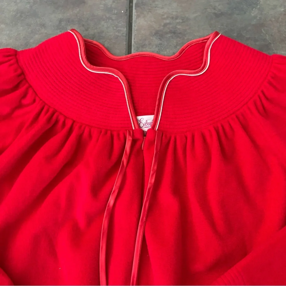 Vtg Retro Evelyn Pearson Womens Long Red Robe Housecoat‎ Scalloped Edge Neck L